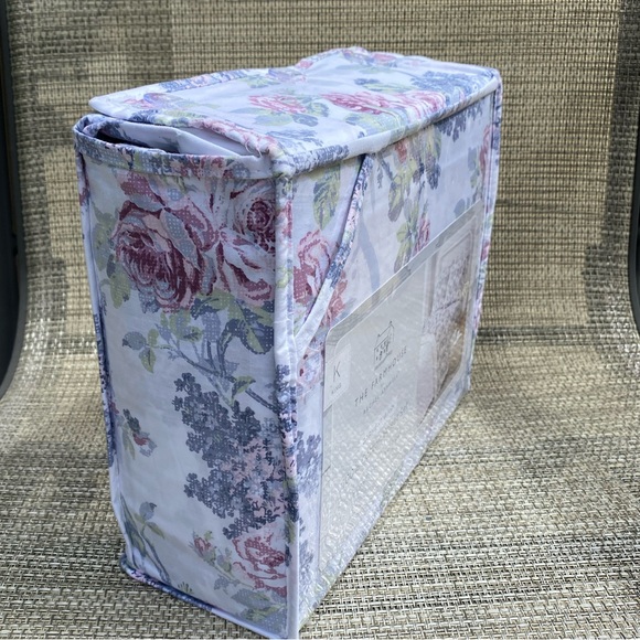 Shabby Chic The Farmhouse Rachel Ashwell Cross Stitch Rose QUEEN Sheet Set 4pc - Picture 4 of 6